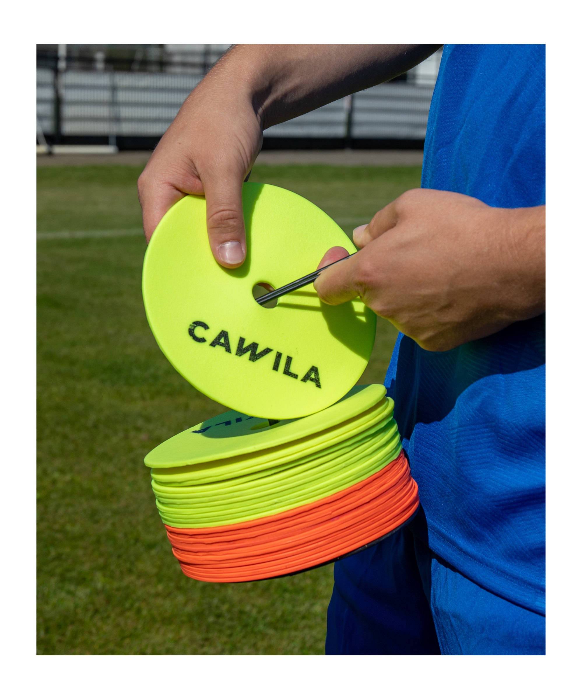 Cawila Floormarker 24er Set inkl. Halter | Markierungsscheiben, 12 x gelb und 12 x orange - gelb