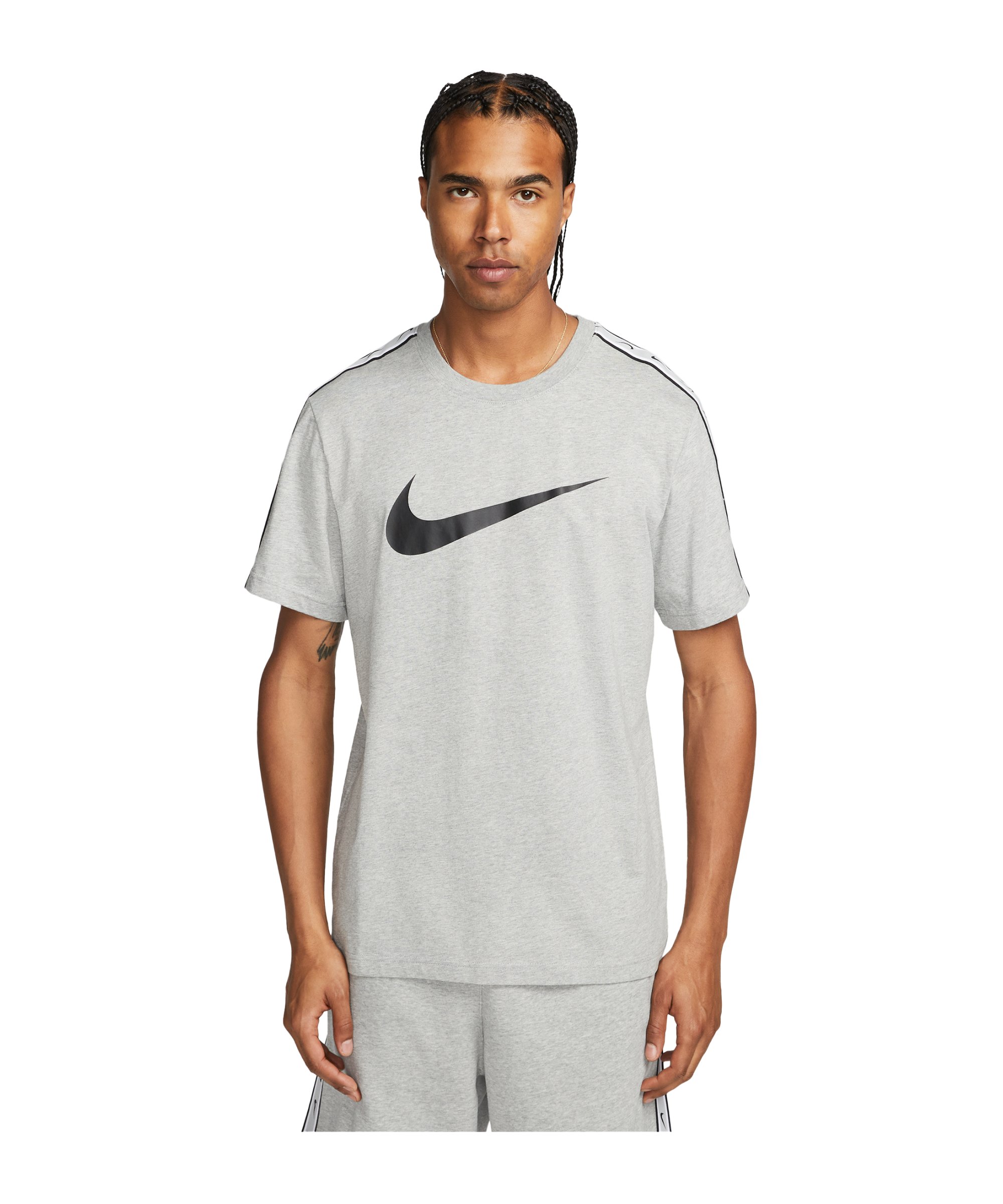 Nike Repeat T-Shirt Grau Schwarz F063 - grau