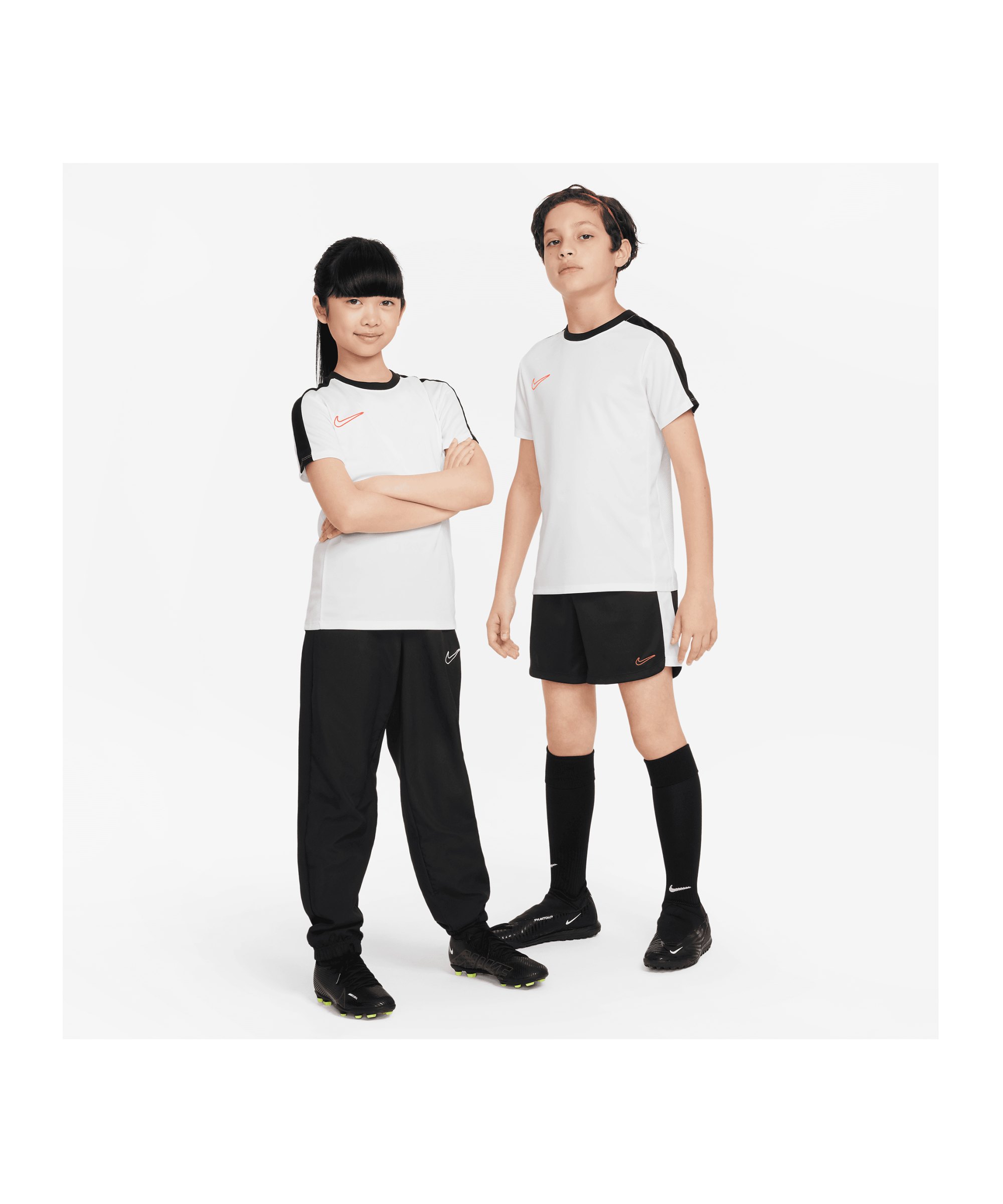 23 Schwarz | F101 Rot T-Shirt Nike Academy Weiss Fussball Kids