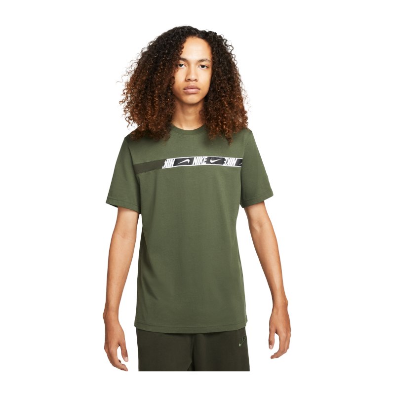 Nike Repeat T-Shirt Grün Weiss F335 - gruen