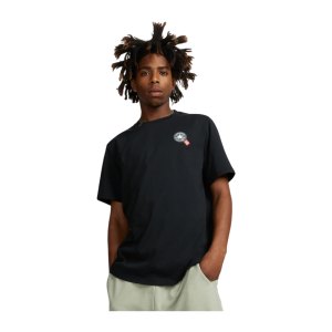 converse-future-utility-minimal-t-shirt-f001-10026086-a02-lifestyle_front.png