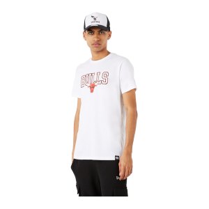 new-era-chicago-bulls-graphic-hoop-t-shirt-fwhi-12869849-lifestyle_front.png