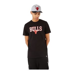new-era-chicago-bulls-graphic-hoop-t-shirt-fblk-12869850-lifestyle_front.png