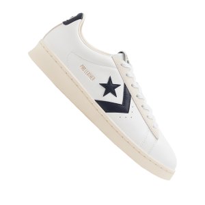 converse-pro-leather-ox-sneaker-weiss-f102-167969c-lifestyle.png