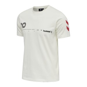 hummel-hmllgc-dani-t-shirt-weiss-f9806-212946-lifestyle_front.png