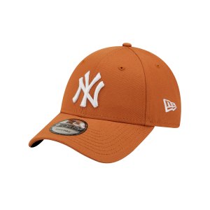 new-era-ny-yankees-essential-9forty-cap-ftofwhi-60112610-lifestyle_front.png