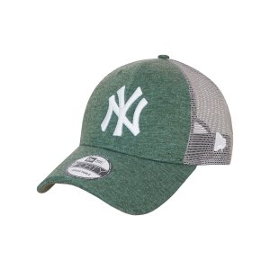 new-era-ny-yankees-9forty-trucker-cap-gruen-fnov-60137413-lifestyle_front.png