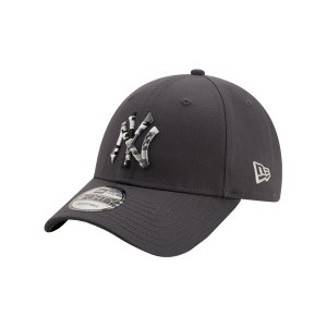 new-era-ny-yankees-camo-infill-9forty-cap-fgrhurc-60222420-lifestyle_front.png