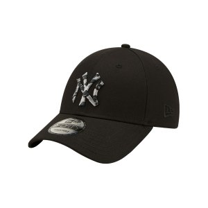 new-era-ny-yankees-camo-infill-9forty-cap-fblkmnc-60222421-lifestyle_front.png