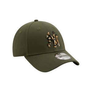 new-era-ny-yankees-camo-infill-9forty-cap-fnovwht-60222441-lifestyle_front.png