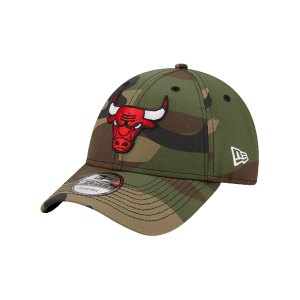new-era-chicago-bulls-camo-9forty-cap-fwdc-60240498-lifestyle_front.png