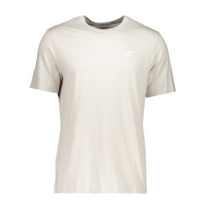 nike-club-t-shirt-beige-f074-ar4997-lifestyle_front.png