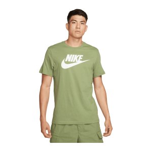nike-icon-futura-t-shirt-gruen-weiss-f334-ar5004-lifestyle_front.png