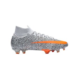 Nike Mercurial Superfly 7 Elite FG Football player for normal.