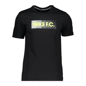 nike-f-c-essential-t-shirt-schwarz-f011-ct8429-lifestyle_front.png