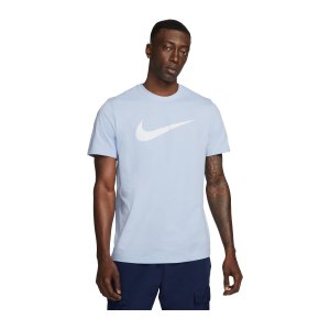 nike-swoosh-t-shirt-tall-blau-weiss-f548-dc5094-lifestyle_front.png