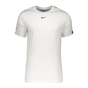 nike-repeat-print-t-shirt-weis-f100-dd4498-lifestyle_front.png