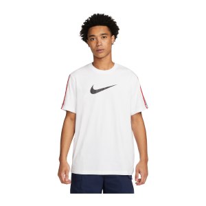 nike-repeat-t-shirt-weiss-blau-rot-f101-dm4685-lifestyle_front.png