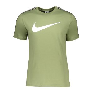 nike-repeat-t-shirt-gruen-weiss-f334-dx2032-lifestyle_front.png
