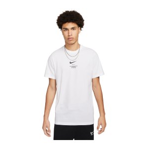 nike-sportswear-graphic-t-shirt-weiss-f100-dz2881-lifestyle_front.png