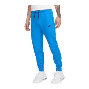 nike-tech-fleece-jogginghose-blau-f435-fb8002-lifestyle_front.png