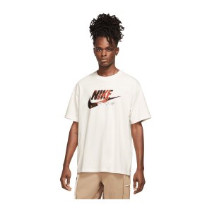 nike-t-shirt-beige-f133-fb9809-lifestyle_front.png