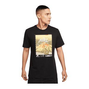 nike-t-shirt-schwarz-f010-fd1313-lifestyle_front.png