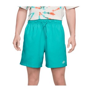 nike-club-woven-flow-short-gruen-f345-fn3307-lifestyle_front.png
