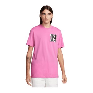 nike-t-shirt-rot-f621-fv3772-lifestyle_front.png