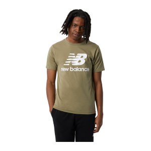 new-balance-essentials-stacked-t-shirt-gruen-ftco-mt01575-lifestyle_front.png