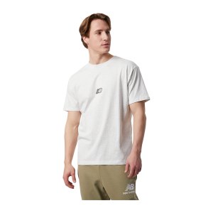 new-balance-graphic-t-shirt-grau-fsah-mt23514-lifestyle_front.png