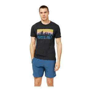 new-balance-red-graphic-t-shirt-schwarz-fbk-mt23602-lifestyle_front.png