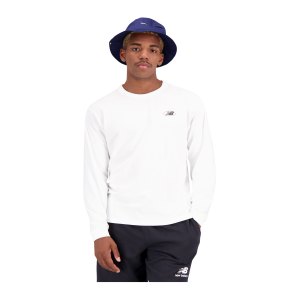 new-balance-essentials-sweatshirt-weiss-fwt-mt31516-lifestyle_front.png