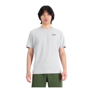 new-balance-essentials-winter-t-shirt-grau-fag-mt33517-lifestyle_front.png